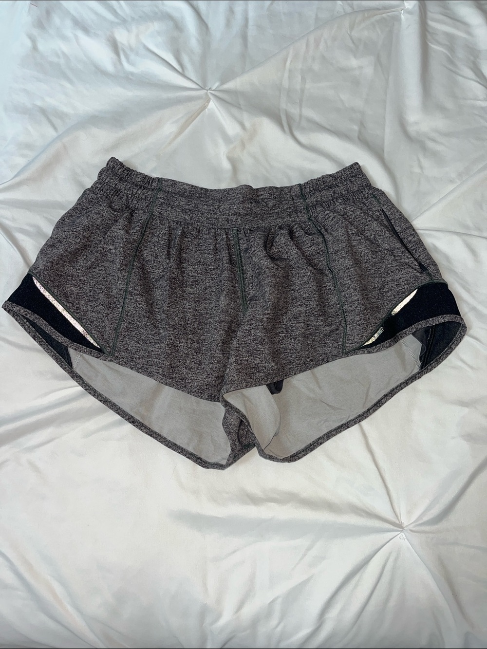 Lululemon Hotty Hot 2.5 inches shorts